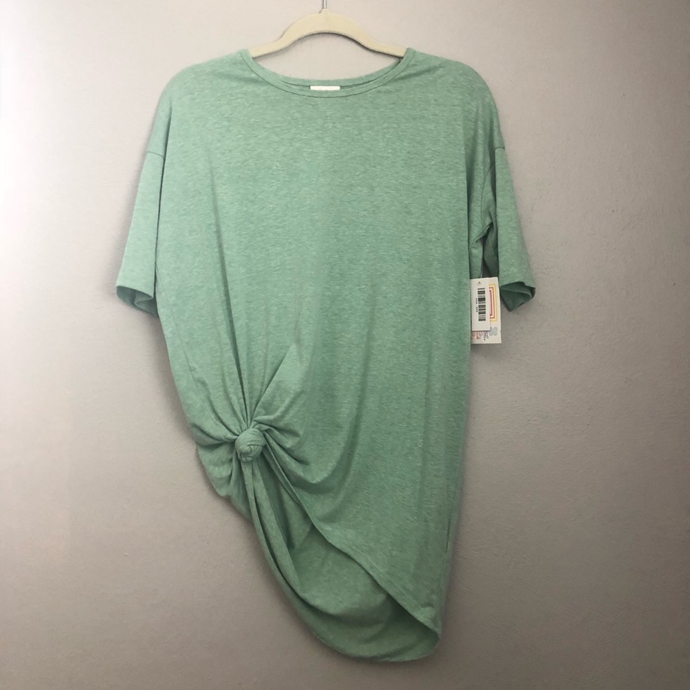 LuLaroe Irma short sleeve. Fits more like M/L